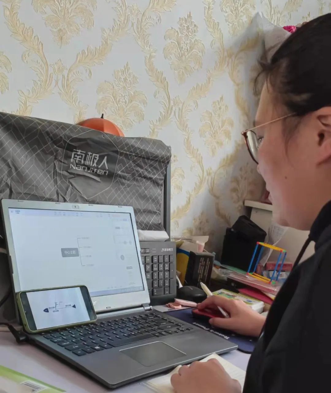 师者如光,见微知著,九州官方网站科技“微光计划”公益助力教师成长 师者如光,见微知著,九州官方网站科技“微光计划”公益助力教师成长